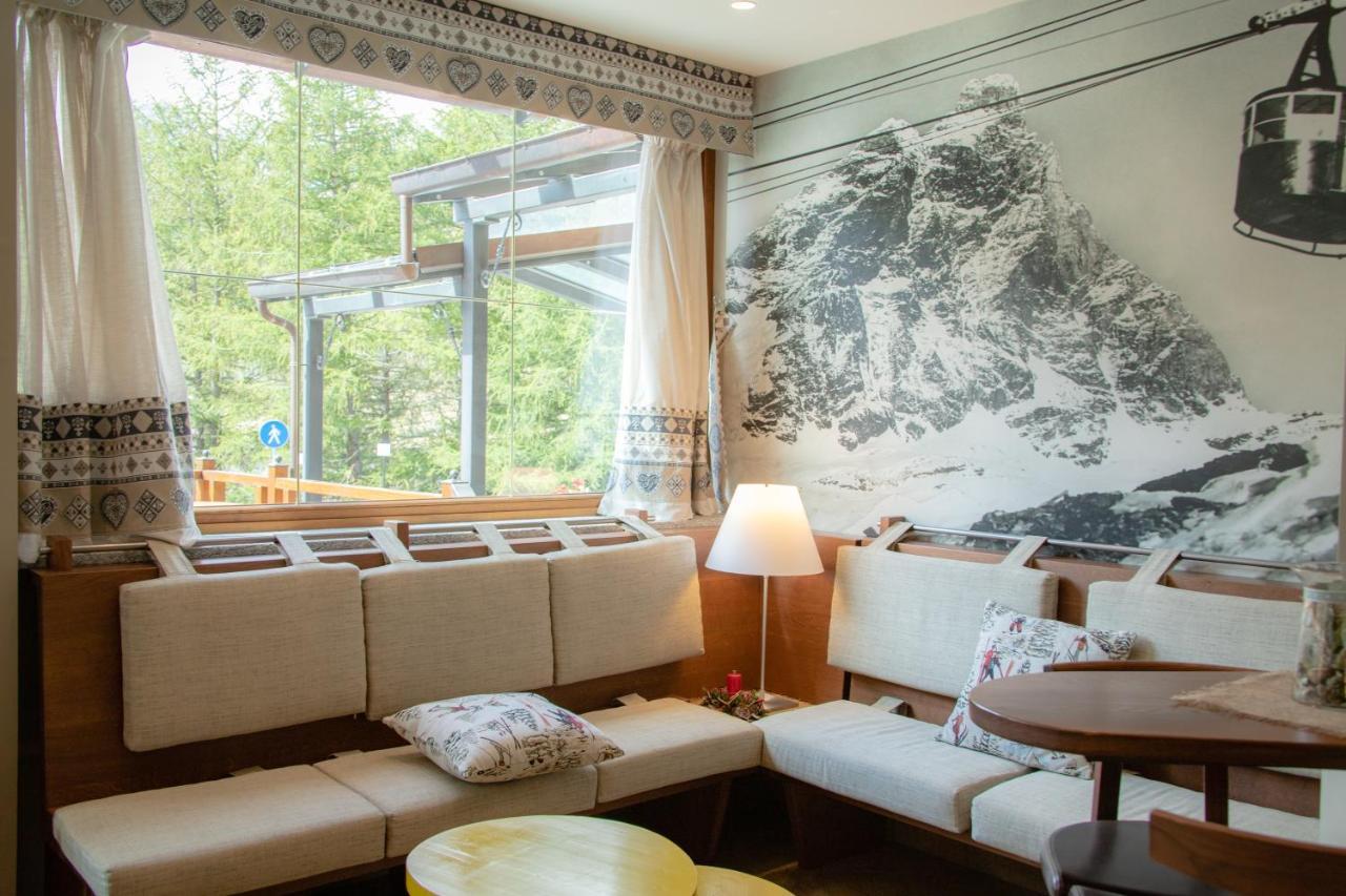Hotel Astoria ブレウイル・チェルヴィナイア エクステリア 写真