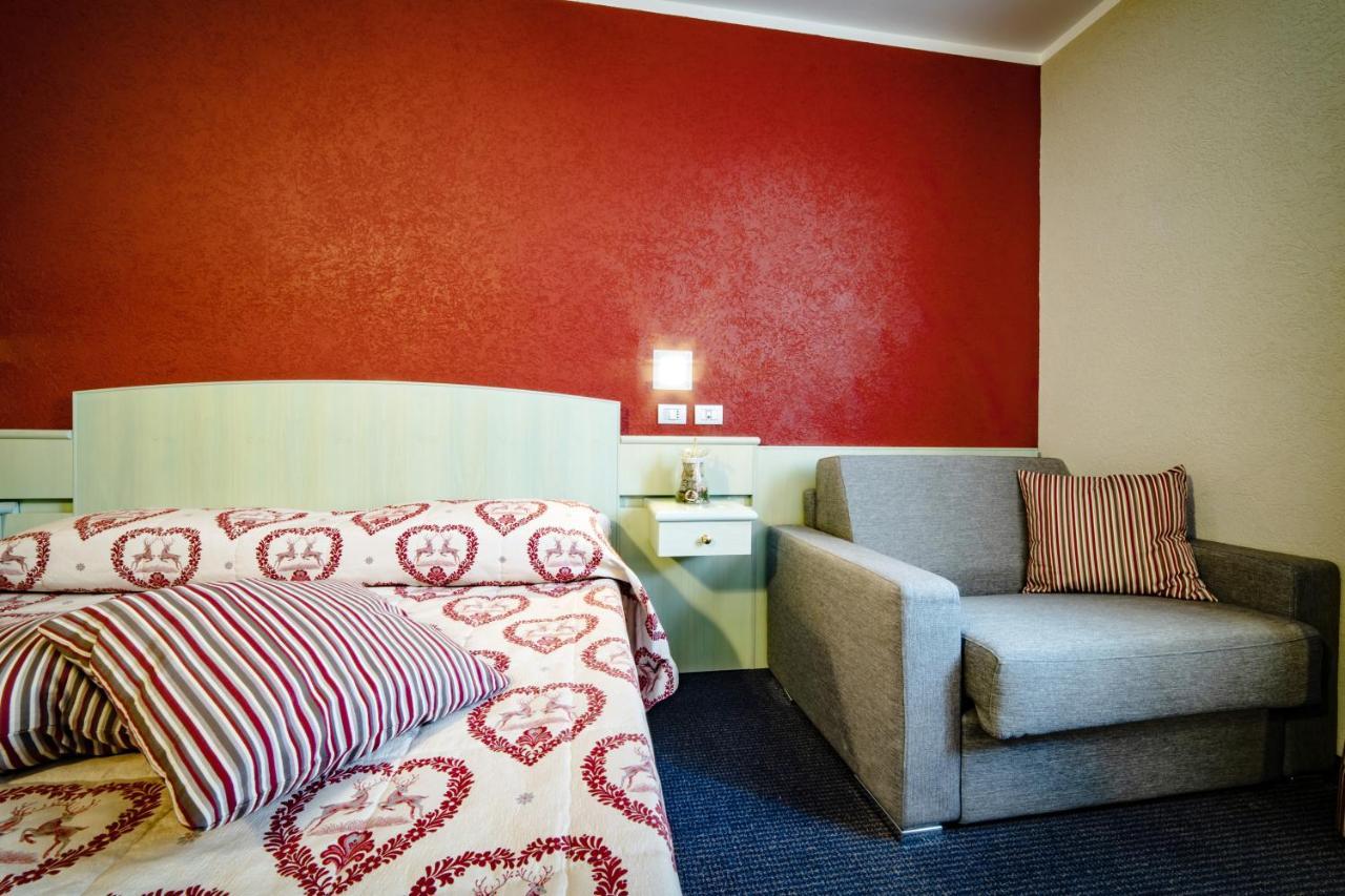 Hotel Astoria ブレウイル・チェルヴィナイア エクステリア 写真